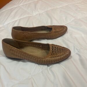 NWOT Brown Woven Leather Flats size 7 1/2